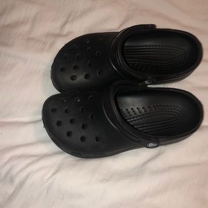 black crocs